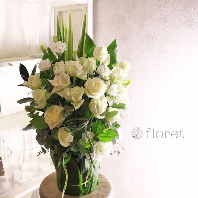 スタイリッシュでナチュラルな白バラのフラワーギフト フラワーギフト 花の通販サイト フロレット