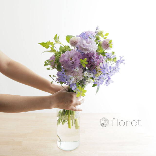 花束 おしゃれなラッピング お任せ紫系 フラワーギフト 花の通販サイト フロレット