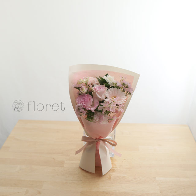 コンパクトな花束（お任せピンク系）サンプル画像A