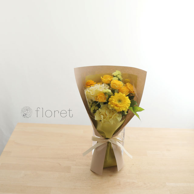 コンパクトな花束（お任せ黄色系）サンプル画像A
