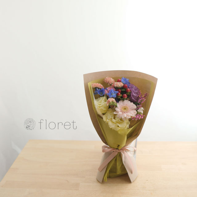 コンパクトな花束（お任せミックス系）サンプル画像D