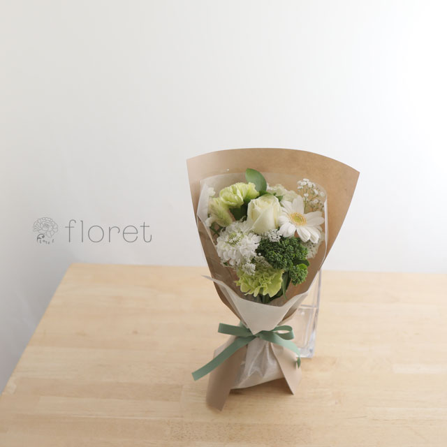 コンパクトな花束（お任せ白系）サンプル画像B