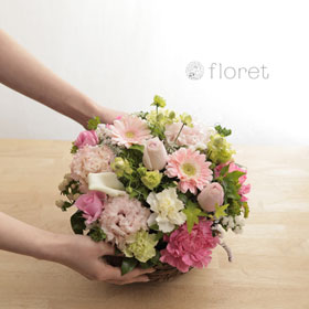 ナチュラルでスッキリおしゃれなフラワーアレンジメント｜フラワー