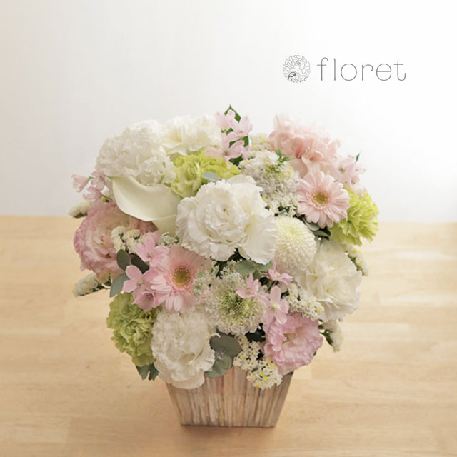 ピンク色のお供え・お悔み・供花アレンジメントM