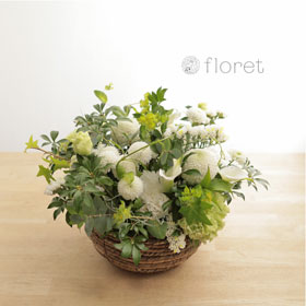 上品で清楚なお供えアレンジメント