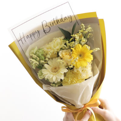 お誕生日・お祝いの花束（黄色）