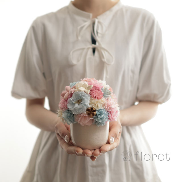 プリザーブドフラワー陶器アレンジ（お任せピンク系）｜フラワーギフト