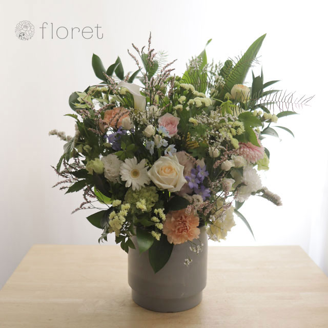 ナチュラルでおしゃれなお祝い花M　サンプル画像D