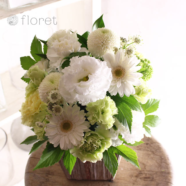 お供え お悔み 供花のお任せアレンジメント 5 000円 フラワーギフト 花の通販サイト フロレット